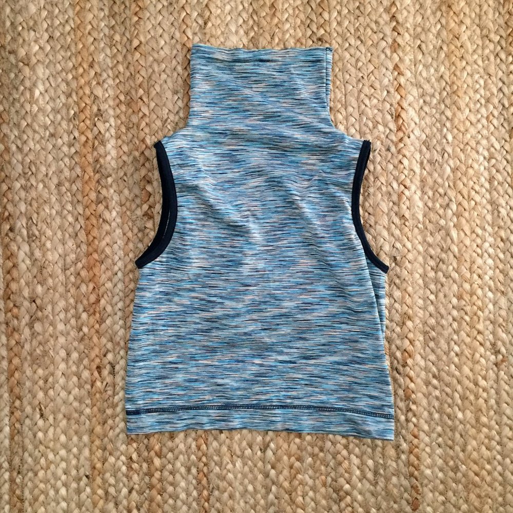 Athletic Crop Top With Built-In Shelf Bra
